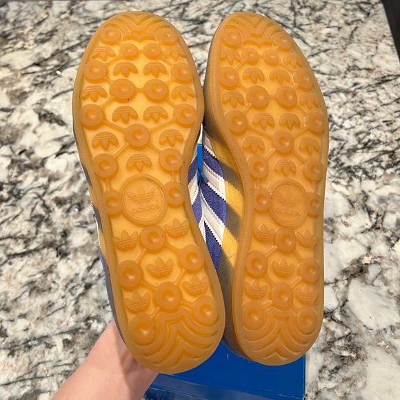 Women’s Adidas Gazelle Blue Fusion- with box - Picture 2 of 5